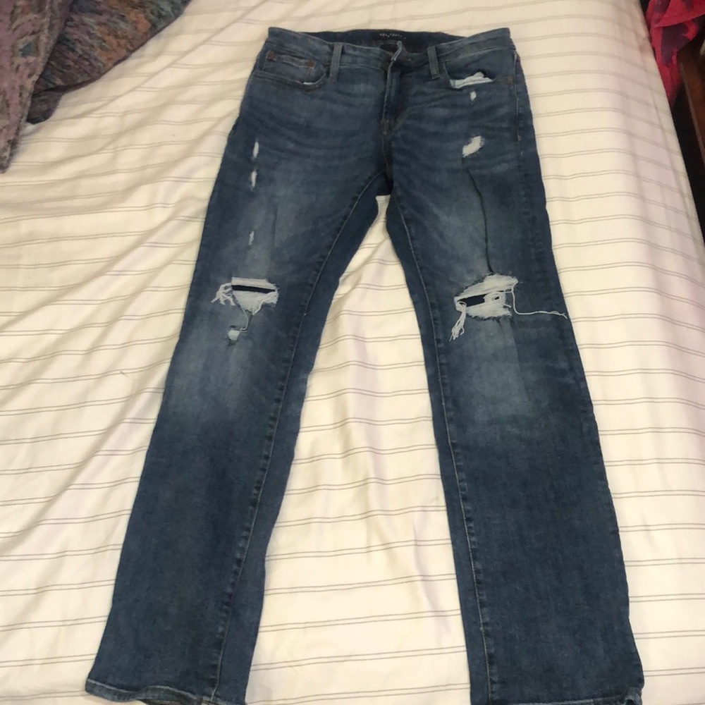 Aeropostale straight jeans. 30x32 Used like new. worn once.